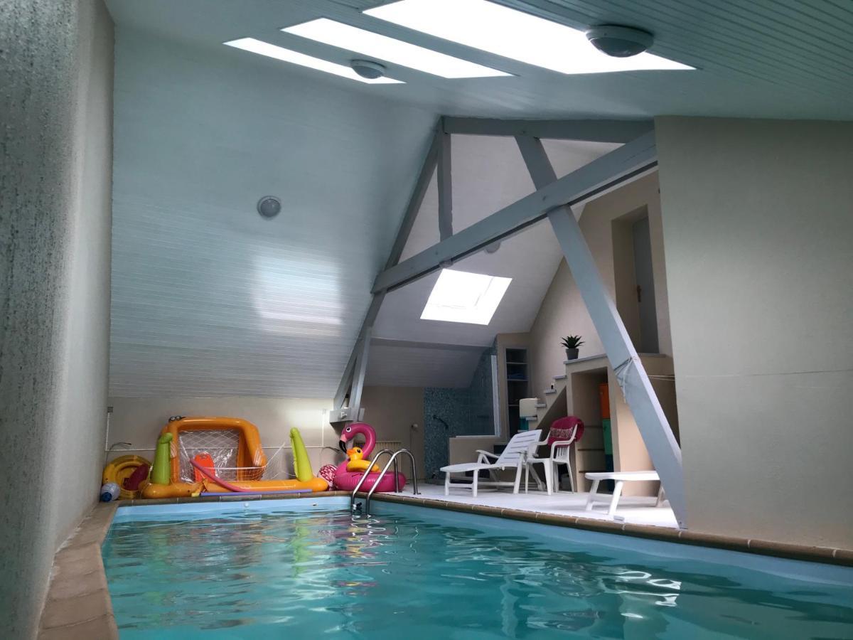 2 chambres dans maison de campagne avec piscine intérieure Lagery Exterior foto